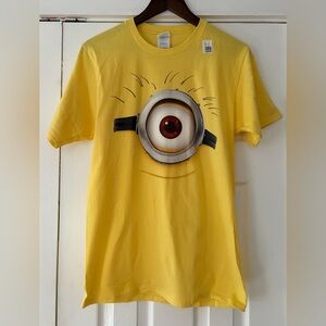 Minions Yellow T-Shirt Size Small NWT‎